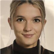 Hola! Me llamo Carmen, soy azafata de vuelo y actualmente curso la carrera de magisterio infantil. Me gustaría trabajar con alumnos/as de Educación Infantil/Primaria, soy una gran aficionada a la lectura y me encantan los niños y niñas.